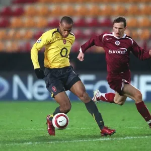 Thierry Henry: Arsenal's Legendary Striker Breaks All-Time Goal Scoring Record with 186th Goal vs. Sparta Prague in the UEFA Champions League