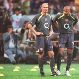 Thierry Henry and Dennis Bergkamp (Arsenal). Ajax 0: 1 Arsenal