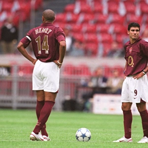 Thierry Henry and Jose Reyes (Arsenal). Arsenal 2: 1 Porto