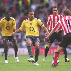Thierry Henry passes to Cesc Fabregas to score the 2nd Arsenal goal