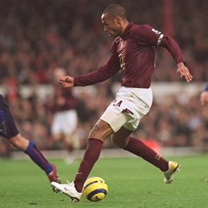 Thierry Henry scores Arsenals 3rd goal his 2nd. Arsenal 7: 0 Middlesbrough