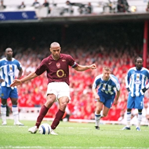 Thierry Henry scores Arsenals 4th goal his 3rd from the penalty spot