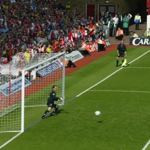 Thierry Henry scores from the penalty spot for Arsenal Thierry Henry scores from the penalty spot for Arsenal
