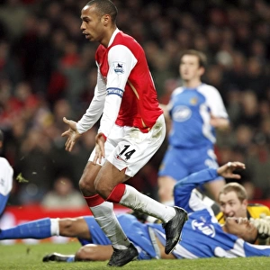 Thierry Henry watches the ball go into the net for Arsenals 1st goal