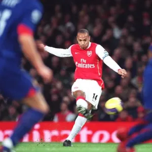 Thierry Henry's Game-Winning Goal: Arsenal 2-1 Manchester United (Emirates, 2007)