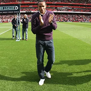 Thierry Henry's Glorious Return: Arsenal Legends Reunite for a 6-2 Victory over Blackburn Rovers (April 2009)