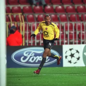 Thierry Henry's Stunner: Arsenal's Unforgettable First Goal vs. Sparta Prague in the UEFA Champions League