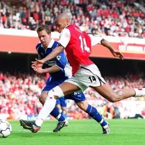 Thierry Hnery (Arsenal) Tobias Linderoth (Everton). Arsenal 4: 3 Everton, F. A