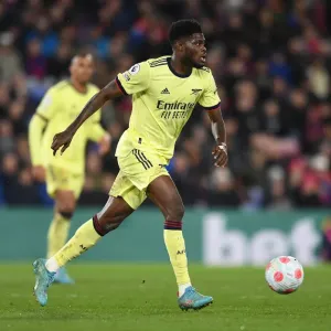 Thomas Partey in Action: Crystal Palace vs Arsenal, Premier League 2021-22