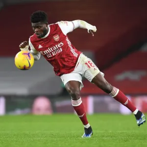 Thomas Partey in Action: Empty Emirates Stadium - Arsenal vs. Crystal Palace, Premier League 2021