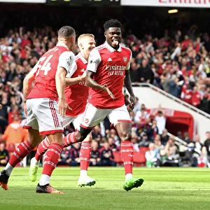 Thomas Partey Scores the Winner: Arsenal FC Triumphs Over Tottenham Hotspur in the 2022-23 Premier League Clash