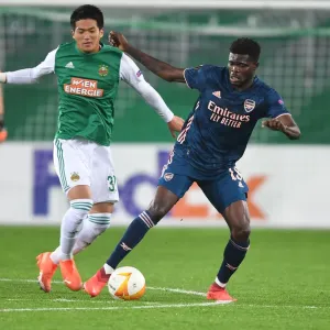 Thomas Partey's Europa League Breakthrough: Surging Past Rapid Wien's Koya Kitagawa