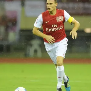 Thomas Vermaelen in Action: Arsenal vs Hangzhou Greentown (2011) Thomas Vermaelen in Action: Arsenal vs Hangzhou Greentown (2011)