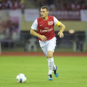 Thomas Vermaelen in Action: Arsenal's Pre-Season Clash with Hangzhou Greentown (2011) Thomas Vermaelen in Action: Arsenal's Pre-Season Clash with Hangzhou Greentown (2011)