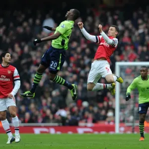 Thomas Vermaelen (Arsenal) Christian Benteke (Villa). Arsenal 2: 1 Aston Villa. Barclays