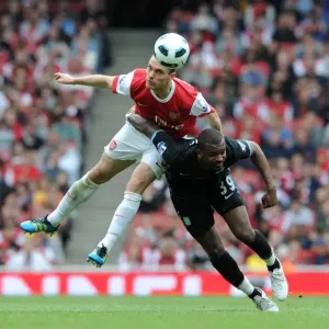 Thomas Vermaelen (Arsenal) Darren Bent (Villa). Arsenal 1: 2 Aston Villa