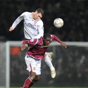 Thomas Vermaelen (Arsenal) Frank Nouble (West Ham). West Ham United 1: 2 Arsenal Thomas Vermaelen (Arsenal) Frank Nouble (West Ham). West Ham United 1: 2 Arsenal