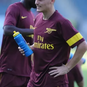 Thomas Vermaelen Print, a photograph of the Arsenal player in action