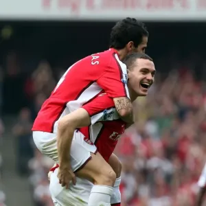 Thomas Vermaelen celebrates scoring his and Arsenals 2nd goal