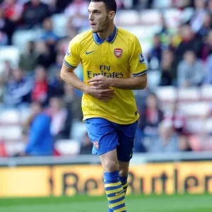 Thomas Vermaelen Focuses in Sunderland vs Arsenal Premier League Clash (2013-14) Thomas Vermaelen Focuses in Sunderland vs Arsenal Premier League Clash (2013-14)