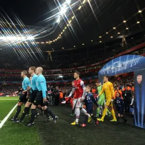 Thomas Vermaelen Leads Arsenal Out Against Bayern Munchen in Champions League Showdown