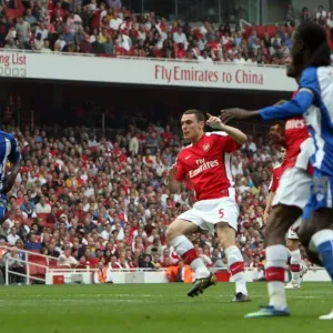 Thomas Vermaelen scores his and Arsenals 2nd goal Thomas Vermaelen scores his and Arsenals 2nd goal