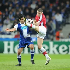 Thomas Vermaelen vs. Falcao: FC Porto Outscores Arsenal in UEFA Champions League First Leg
