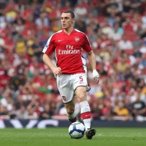 Thomas Vermaelen Print - Arsenal vs Wigan Athletic 2009 Thomas Vermaelen Print - Arsenal vs Wigan Athletic 2009