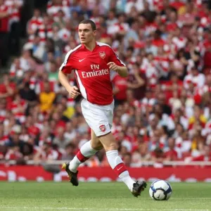 Thomas Vermaelen's Dominant Performance: Arsenal's 4-1 Premier League Victory Over Portsmouth (2009)