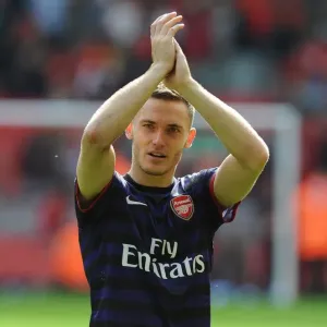 Thomas Vermaelen's Emotional Farewell: A Bittersweet Moment at Anfield (Liverpool vs Arsenal, Premier League 2012-13) Thomas Vermaelen's Emotional Farewell: A Bittersweet Moment at Anfield (Liverpool vs Arsenal, Premier League 2012-13)
