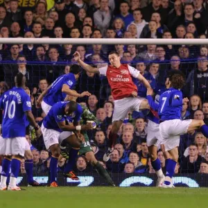 Thomas Vermaelen's Soaring Header: The Decisive Goal for Arsenal vs Everton (2011-12)