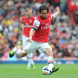 Tomas Rosicky: In Action for Arsenal vs. Aston Villa (2013-14 Premier League)