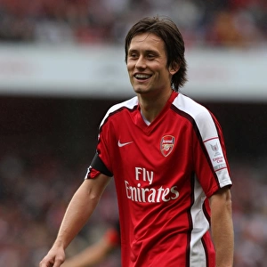 Tomas Rosicky in Action: Arsenal's 2-1 Win Over Atletico Madrid, Emirates Cup 2009