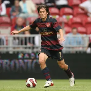 Tomas Rosicky in Action: Arsenal's 2:1 Win over Lazio at Amsterdam ArenA (2007)