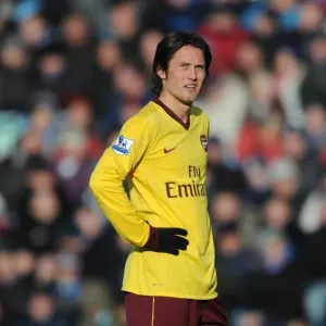 Tomas Rosicky (Arsenal). Aston Villa 2: 4 Arsenal. Barclays Premier League Tomas Rosicky (Arsenal). Aston Villa 2: 4 Arsenal. Barclays Premier League