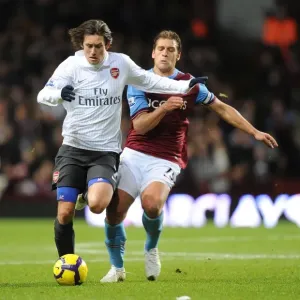 Tomas Rosicky (Arsenal) Stiliyan Petrov (Villa). Aston Villa 0: 0 Arsenal