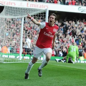 Tomas Rosicky's Stunner: Arsenal's Triumph Over Tottenham in the Premier League (2011-12)