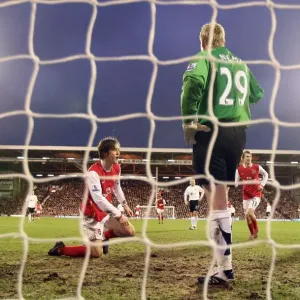 Tomas Rosicky's Triumph: The Thrilling Moment of Arsenal's 3rd Goal Against Fulham (0:3), Premier League, 2008 Tomas Rosicky's Triumph: The Thrilling Moment of Arsenal's 3rd Goal Against Fulham (0:3), Premier League, 2008