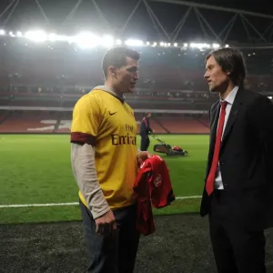 Tomas Rosicky's Unlikely Friend: NHL Player Andrew Ference at Arsenal vs Newcastle United (2013/14) Tomas Rosicky's Unlikely Friend: NHL Player Andrew Ference at Arsenal vs Newcastle United (2013/14)