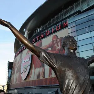 Tony Adams Statue: Arsenal vs. Everton, Premier League, Emirates Stadium, London, 2011