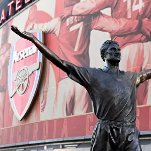 Tony Adams Statue at Emirates Stadium: Arsenal FC vs Molde FK, UEFA Europa League 2020-21