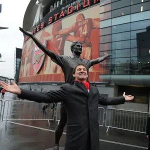 Tony Adams Unveils His Arsenal Legends Statue at Emirates Stadium during Arsenal vs. Queens Park Rangers Match, 2011-12