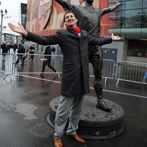 Tony Adams Unveils His Iconic Statue at Arsenal's Emirates Stadium