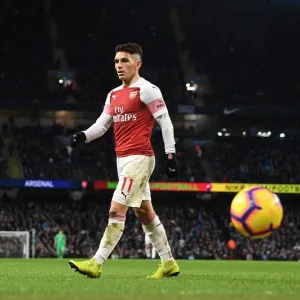 Torreira Takes On Manchester City: Arsenal's Midfield Battle in the Premier League 2018-19 Clash