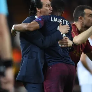 Unai Emery and Alex Lacazette's Emotional Moment: Arsenal's Europa League Semi-Final Victory over Valencia Unai Emery and Alex Lacazette's Emotional Moment: Arsenal's Europa League Semi-Final Victory over Valencia