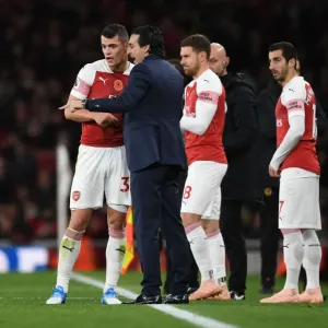 Unai Emery Coaches Granit Xhaka during Arsenal's Clash against Wolverhampton Wanderers