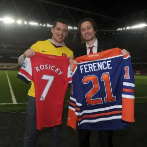 Unlikely Friends: Rosicky and NHL Player Ference Celebrate Arsenal's Victory (2013/14) Unlikely Friends: Rosicky and NHL Player Ference Celebrate Arsenal's Victory (2013/14)