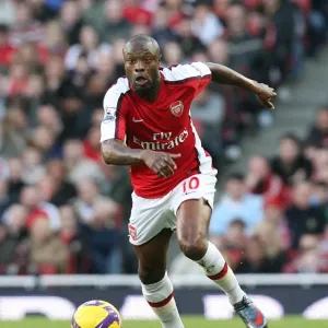 Unyielding Gallas: Arsenal's Defiant Performance in the 0-0 Draw Against Sunderland, 2009 Unyielding Gallas: Arsenal's Defiant Performance in the 0-0 Draw Against Sunderland, 2009
