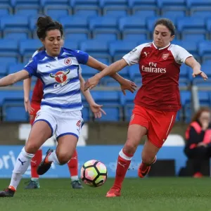 Van de Donk vs. Williams: Intense Clash Between Reading and Arsenal Ladies in WSL Action