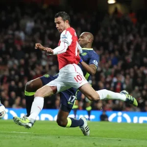 Van Persie Outmaneuvers Boyce: Arsenal vs. Wigan Athletic, Premier League, 2011-12